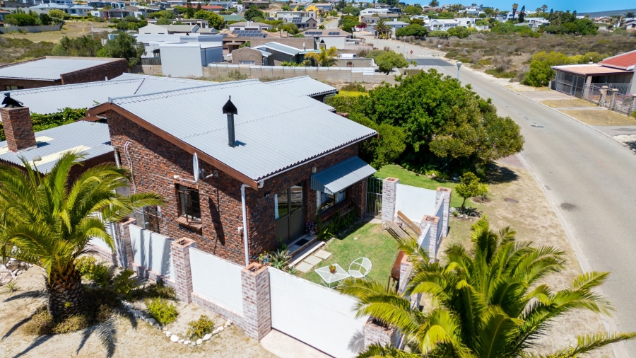 4 Bedroom Property for Sale in Middedorp Western Cape